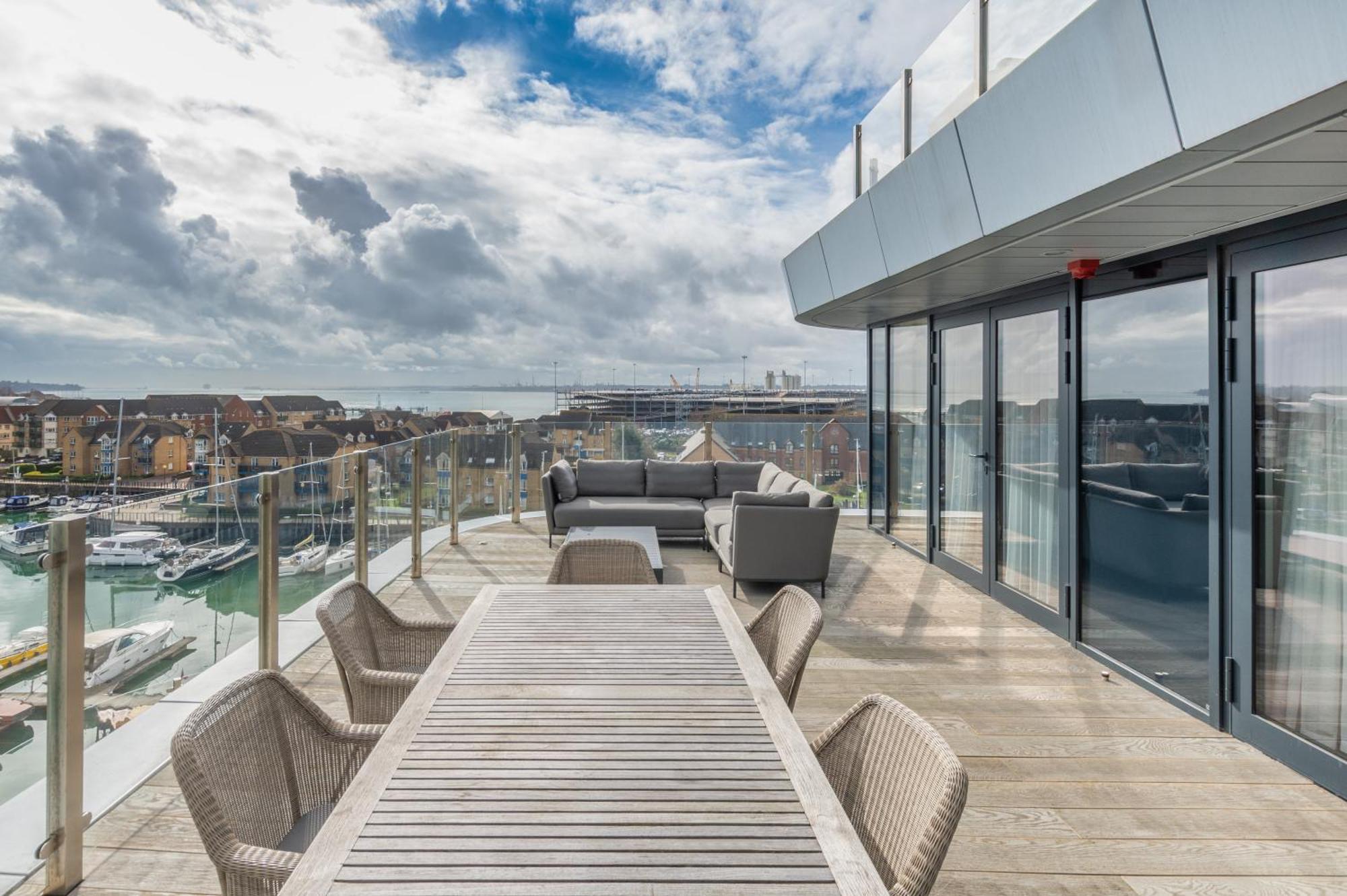 Harbour Hotel & Spa Southampton Bilik gambar The rooftop terrace